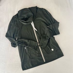Vuori Performance Hoodie forest green size M